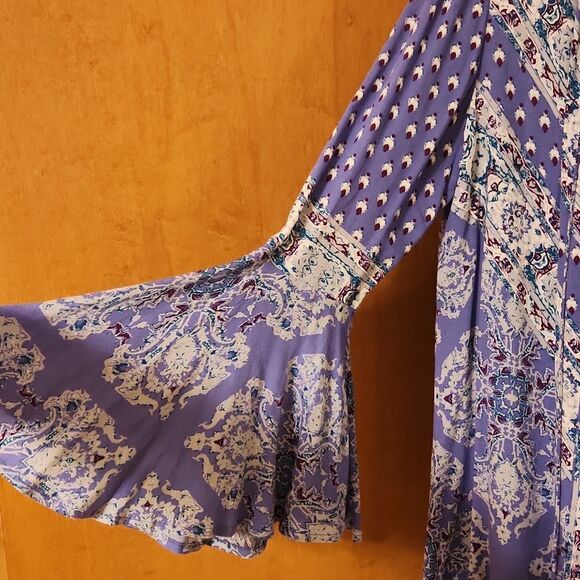 Free People Blue Boho Print Tunic Top w/ Flowy Sleeves & Buttons Size M - Picture 7 of 9